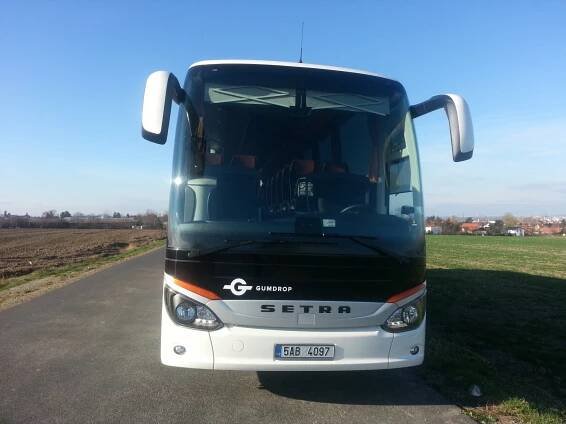 Naše autobusy k pronájmu - Gumdrop | Chorvatsko a Itálie autobusem, pronájem autobusů, přeprava osob na akce