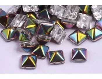 Korálek Dvoudírková pyramida č. 6 (12x12mm)
