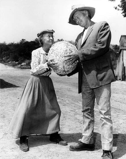 Irene Ryan and Buddy Ebsen:'The Beverly Hillbillies' cast young 
