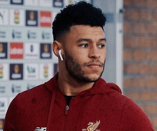 Alex Oxlade-Chamberlain Biography - Facts, Childhood, Family Life & Achievements