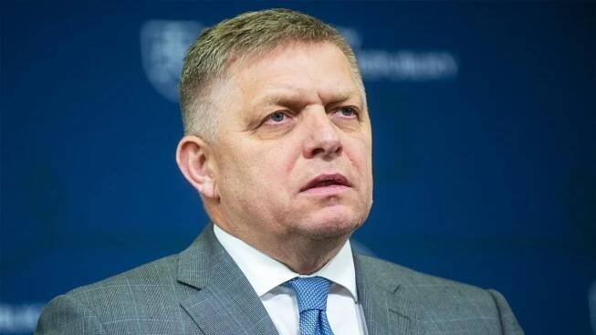 Robert Fico se chystá do práce. Na výjezdní zasedání vlády ale nepojede