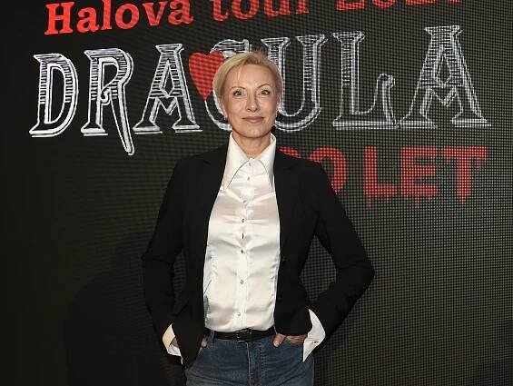 Šansoniérka Renata Drössler vypadá v 60 fantasticky: Nechala si operovat zrak a prozradila tajemství svého vzhledu