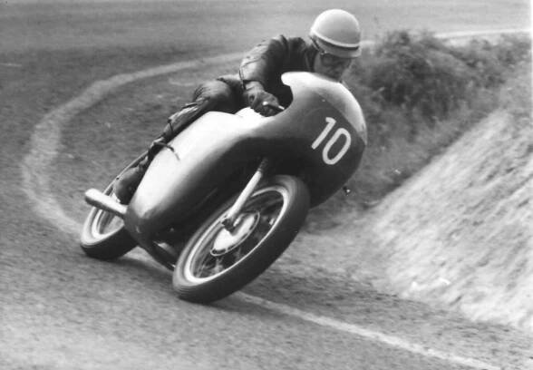 Fotospomienka na Františka Mrázka - RoadRacing.sk