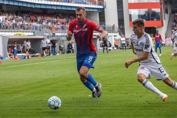 Fotbalisté Viktorie Plzeň se na play-off Evropské konferenční ligy naladili domácím vítězstvím nad Olomoucí 2:1.