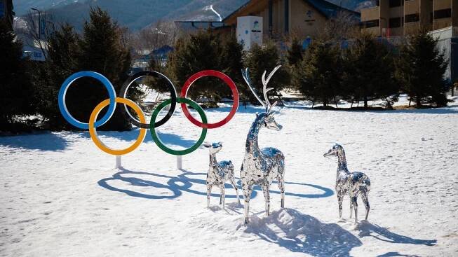 Nedostatek teplého jídla, slzy a nebezpečná zima: Stížnosti olympioniků se vrší každým dnem – eXtra.cz
