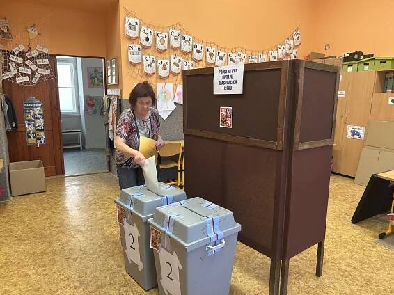 Volební účast: Olomouc večer 20%, zničené Jesenicko někde jen 3%