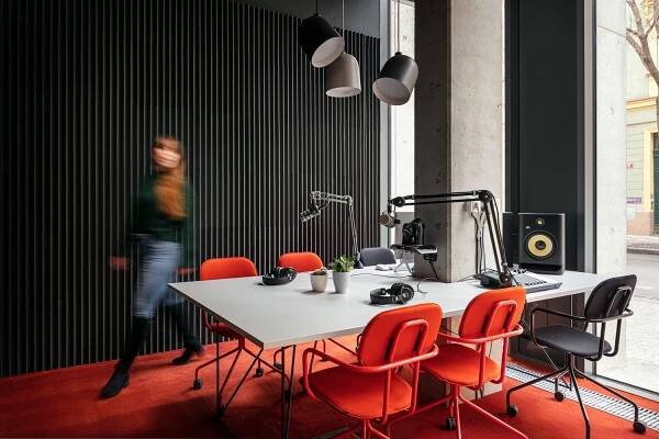 Otevíráme profesionální podcastové studio v srdci Karlína
