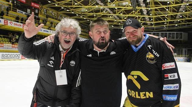 Kubinčák si užil děkovačku. Atmosféra je parádní, ocenil pak litvínovské fandy