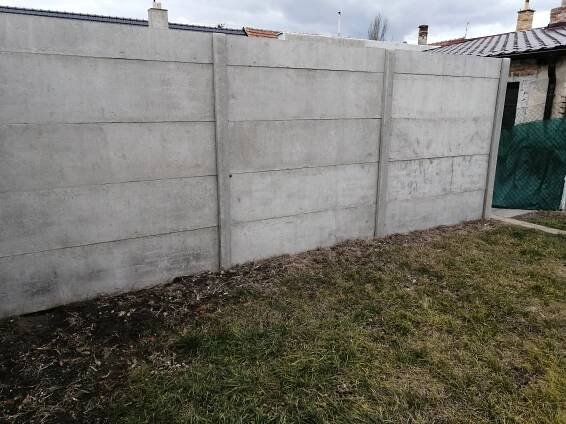 Poptávám: demontáž a montáž betonového plotu | ePoptávka.cz