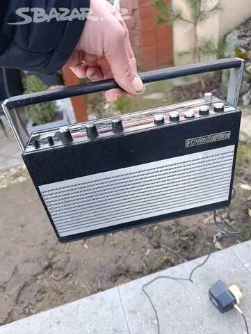 Prodám retro rádio Carina