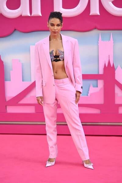  Alexandra Shipp