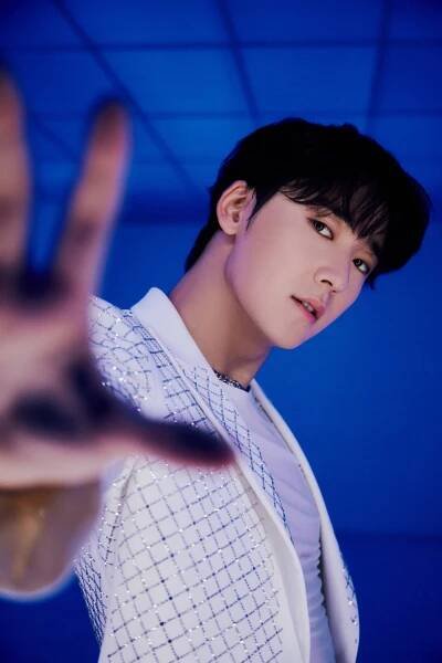Kevin-Woo-Deja-Vu-3