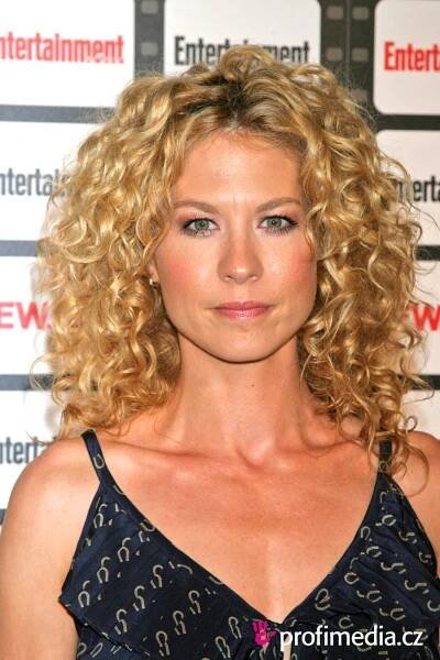 Jenna Elfman - celebrity účes - HappyHair