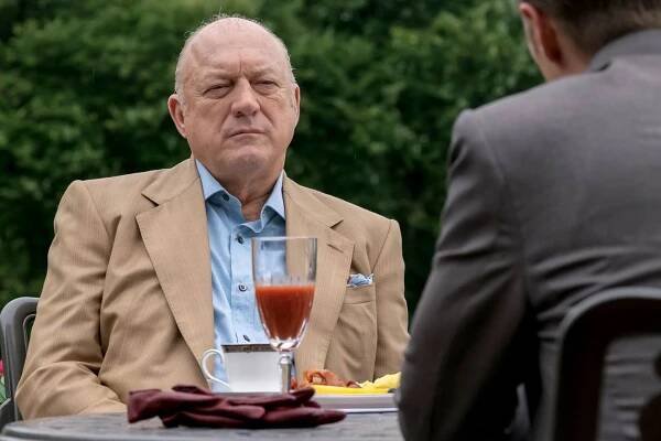 Gotham - Ti s maskami - Z filmu - John Doman