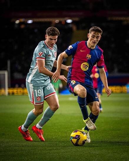 Španělský souboj těžkých vah dopadl lépe pro Atlético. Barcelona neudržela poločasové vedení