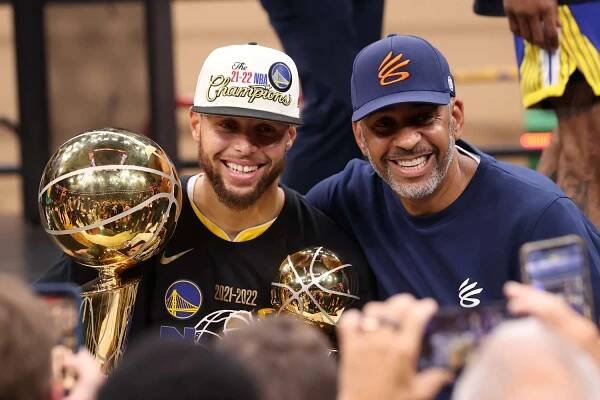 Stephen Curry Unveils $950 Bourbon Honoring Both His and Dad Dell's 16 Years in the NBA