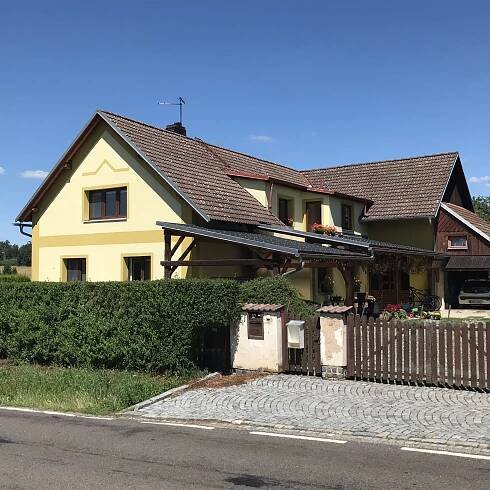 HomeInCube.cz: fotografie Barva fasády je i vaší vizitkou: Jak ji správně vybrat, aby kolemjdoucí z výsledku nekokrhali?