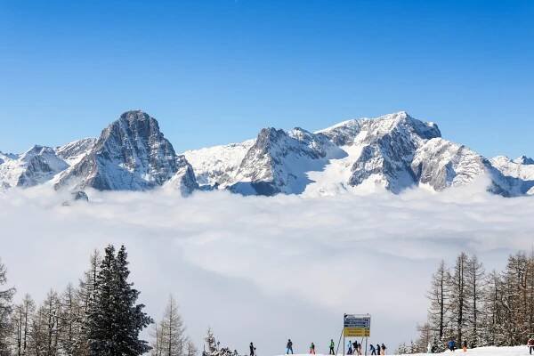 Nejbližší alpské areály Hinterstoder a Wurzeralm lyžují ještě týden ve třetí nejslunečnější zimě čtvrtstoletí