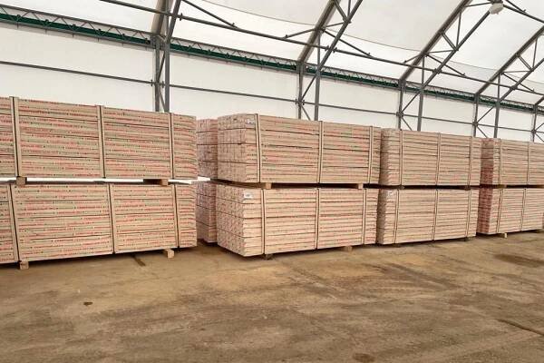 Terasová prkna 26 x 130 x 3000 mm Borovice/Smrk (AB) VROUBKY/ventilační drážky | Dřevoprodej ISPAS