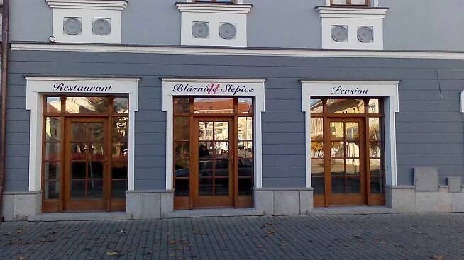 Restaurace " U Bláznivé Slepice"
