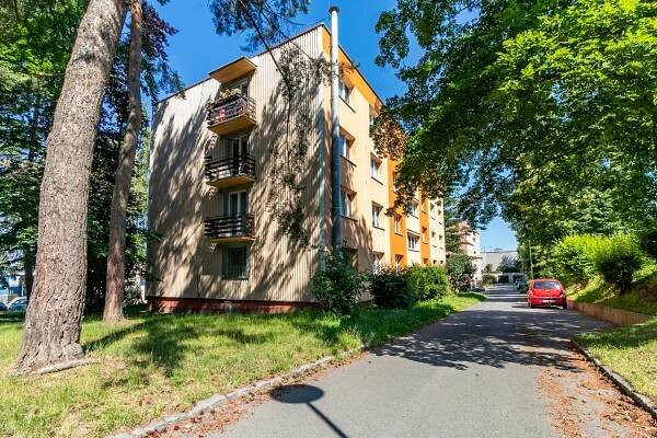 TAURUM reality REZERVOVÁNO - Prodej bytu 3+1 s balkonem v Klatovech, Rozvoj 104 - Realitní kancelář