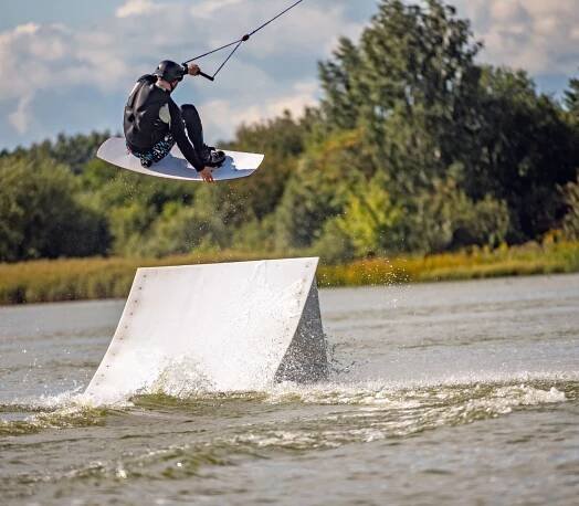 Wakeboarding in Italy: What it is and where to find wake parks - Travelling Buzz