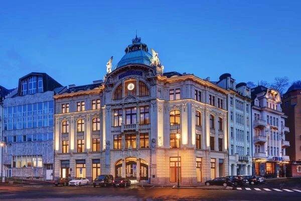 Palác Sparkasse foto 1