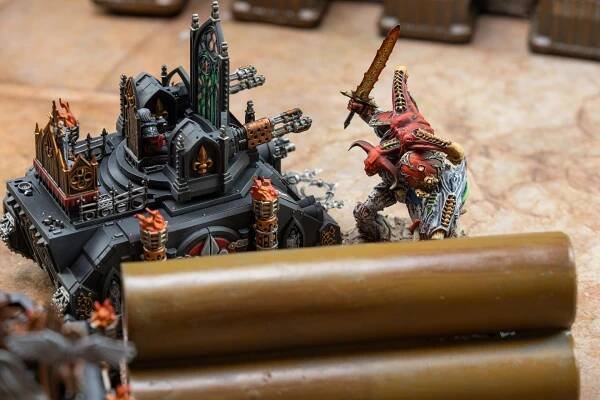 Battle-reports.org - Warhammer 40k 4th edition: World Eaters vs Witch hunters 1500pts game