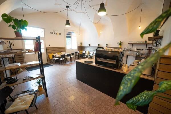 KAFE NAPROTI foto 1