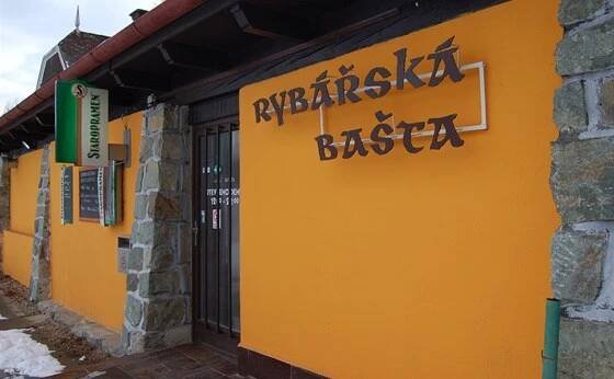 Restaurace Rybářská bašta u Brněnské přehrady.