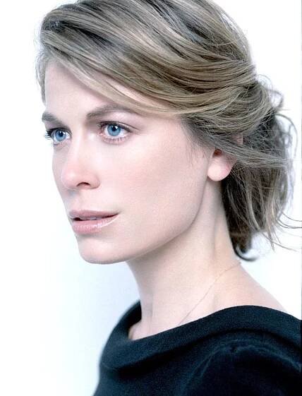 37 Hottest Pictures Of Sonya Walger | CBG