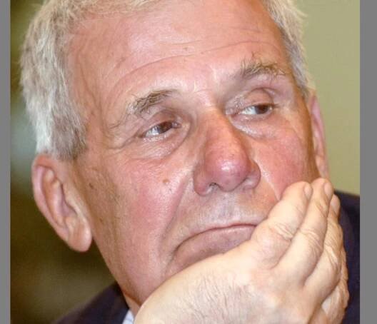 Zemřel režisér Jan Schmidt, který natočil Osadu havranů a spolupracoval na Amadeovi. Bylo mu 85 let