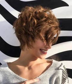 Krátké střihy: trendy dámských střihů pro krátké vlasy s fotografiemi
