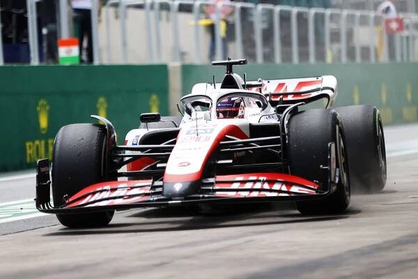 Velká senzace v Brazílii! Pole position z páteční kvalifikace bere Haas - Ruik.cz