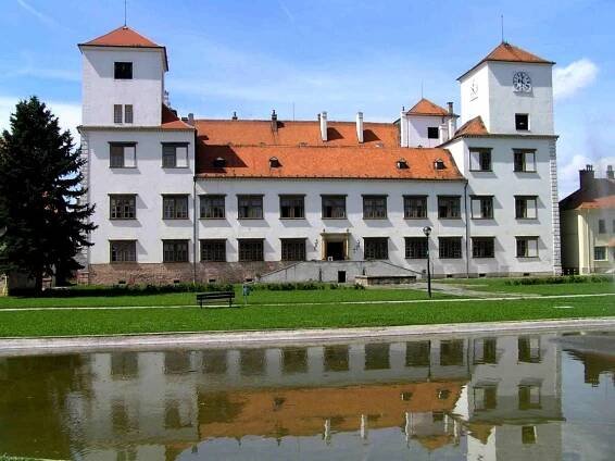 Tipy na prodloužený víkend na Vyškovsku. Bučovický zámek zve na vánoční výstavu