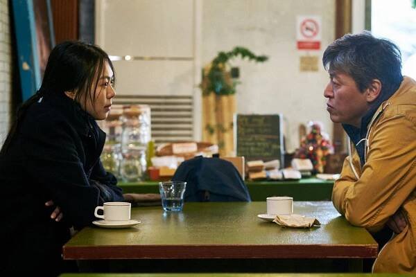 Sama v noci na břehu moře - Z filmu - Min-hee Kim, Hae-hyo Kwon