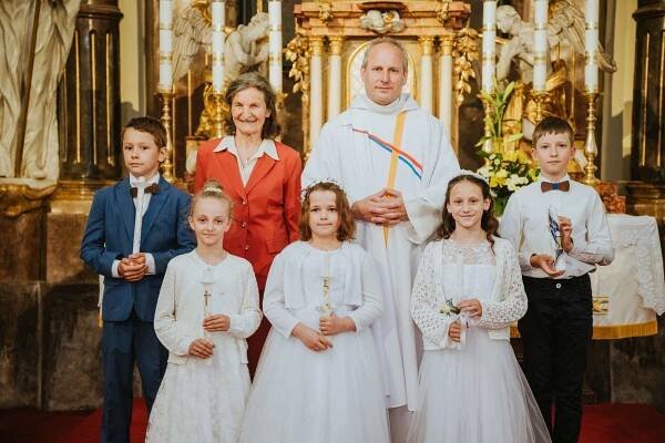 1 svaté přijímání MNV 2024 – Farnost Moravská Nová Ves – album na Rajčeti