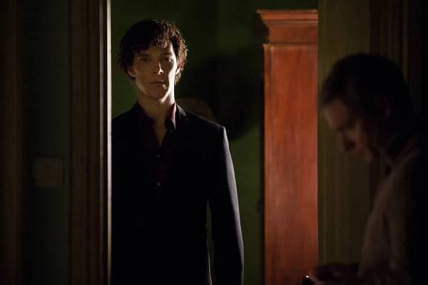 Martin Freeman and Benedict Cumberbatch in Sherlock (2010)