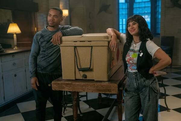 Doom Patrol - Butt Patrol - Z filmu - Joivan Wade, Diane Guerrero