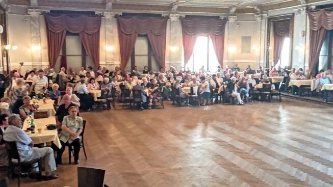 Velký sál Měsťanské Besedy patřil seniorům | Portál městského obvodu Plzeň 3