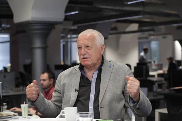 Klaus glosuje rozdělení Československa: Češi si pomohli, Slováci víc