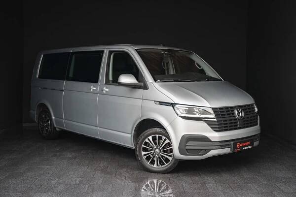 Volkswagen Caravelle 110kW*DSG*8míst*1.m*NezTop*R17