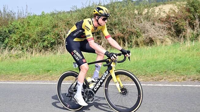 Belgický cyklista při řízení auta prodělal zástavu srdce. Přicházejí první dobré zprávy