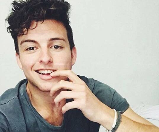 Cameron Robbie Biography - Facts, Childhood, Family Life & Achievements