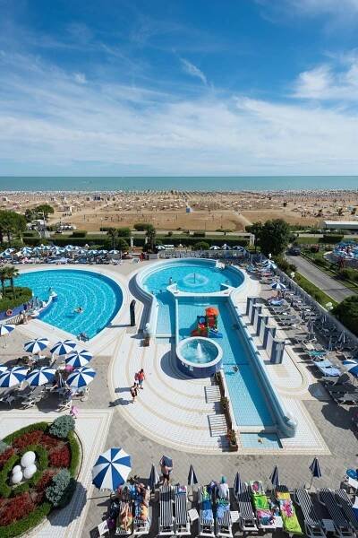 Aparthotel Imperial, Bibione Spiaggia | Spiaggia, Vacanze, Piscina