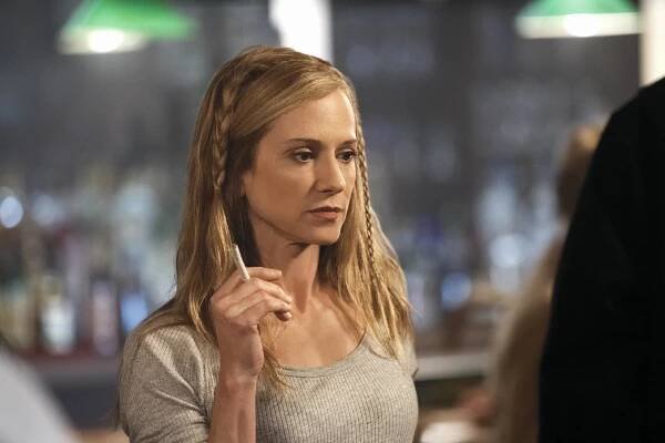 Božská mrcha - Bring It on, Earl - Z filmu - Holly Hunter