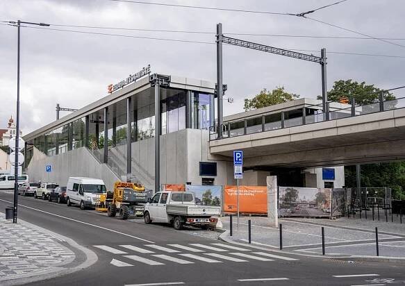 Přes Výstaviště budou pokračovat vlaky z Kladna, které zatím končily v Dejvicích. 