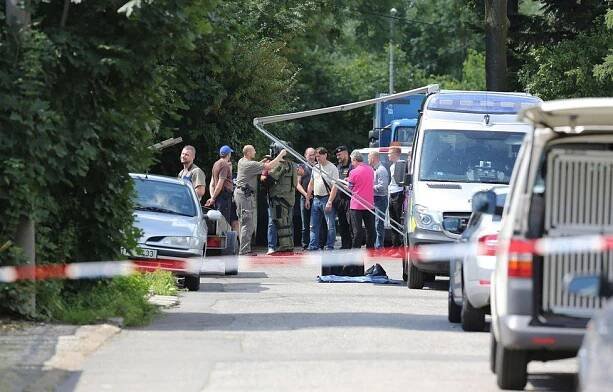 Žádný varovný výstřel, ale pokus o vraždu: Za střelbu na exekutory si muž odpyká 12 let