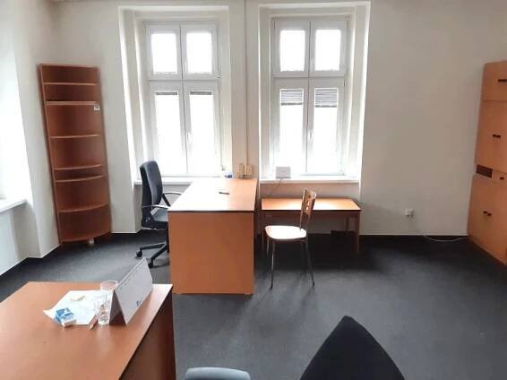 Pronájem kanceláře 42 m², Skvrňanská, Plzeň - Jižní Předměstí