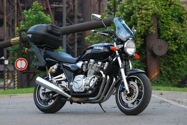 Yamaha XJR 1300 | Katalog motocyklů a motokatalog na Motorkáři.cz